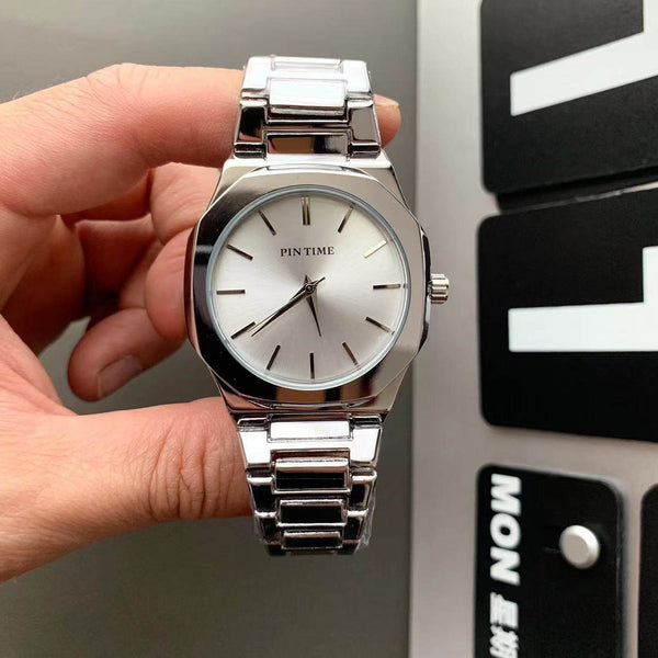 TALKLESSFASHION Square silver band square watch