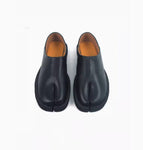 Black / 35