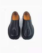 Black / 35