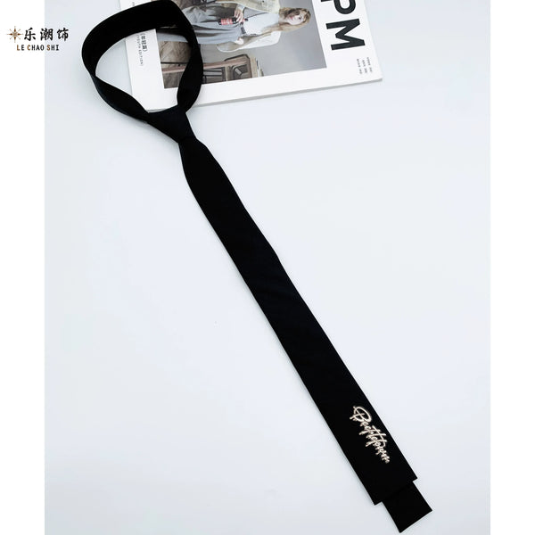 Le Chao flat head tie