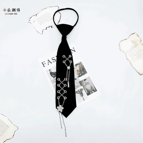 Le Chao ornament  black tie