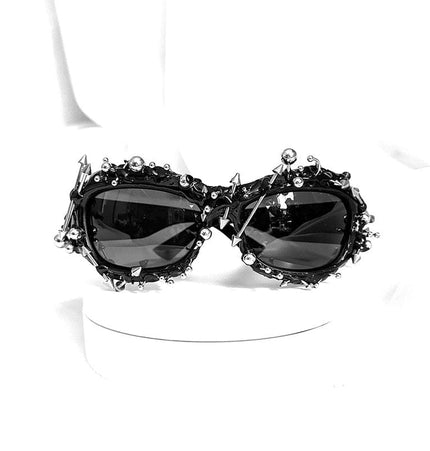 TALKLESSFASHION European and American street punk rivet metal design sense color European and American sunglasses fashionable trend face small glasses