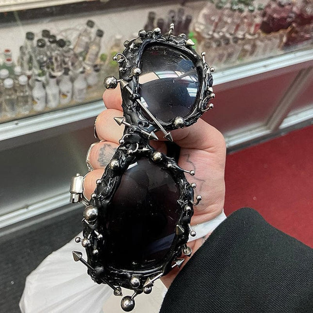 TALKLESSFASHION European and American street punk rivet metal design sense color European and American sunglasses fashionable trend face small glasses
