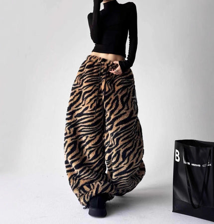 TALKLESSFASHION Korean retro lazy leopard print warmth can be worn inside and outside, wide-leg sweatpants, women's winter casual jazz dance scimitar pants