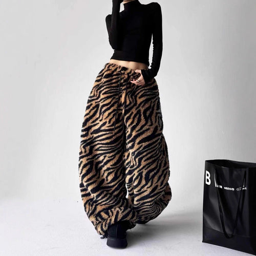 THETLSTUDIO Korean retro lazy leopard print warmth can be worn inside and outside, wide-leg sweatpants, women's winter casual jazz dance scimitar pants