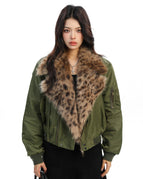 M / green