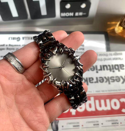 TALKLESSFASHION Millennial special-shaped watches, mid-vintage, European and American style, high-end personality, creativity, niche design, carved tide men's watches