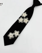 Refreshing beige six-grain crystal flower