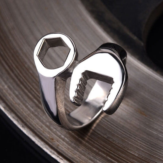 Domineering Black Ring